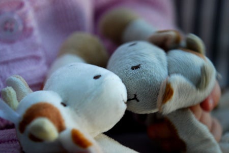 Den ena snuttefilten har varit med sen Olivia var bebis. Bästa vännen och trösten i alla lägen. Den andra är lite nyare och duger inte alls lika bra när det gäller, gissa vilken ;)