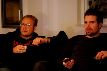 Killarna var inget vidare middagssällskap, förtrollade av OS på tv..