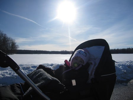 I går blev det långpromenad med Oliven i vagn. Mysigt!!