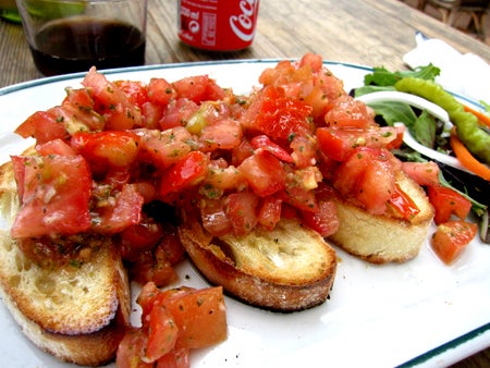 Spanska klassikern Bruschetta med solmognatomater och massor med vitlök var sagolik!!