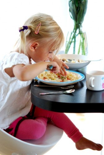 Det var bara såå spännande med alla figurer på tallriken så mackaronerna flyttades runt hit och dit...