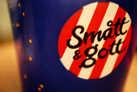 Sen blev det bio & godis. Såg The American som dessvärre inte var nån höjdare.. Både Micke och jag slumrade till ett par gånger under filmen!!! ;)