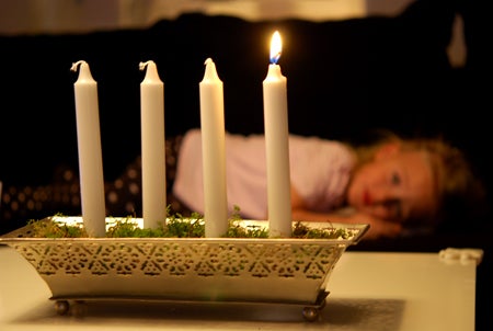 Adventsljusstaken tändes självklart i söndags. Myspys!