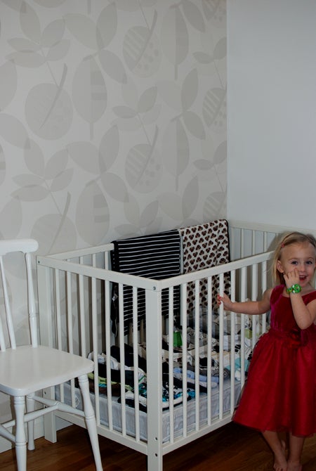 Kvällsbelysning och taget med blixt. Och en fotomodell smög sig in i hörnet ;)