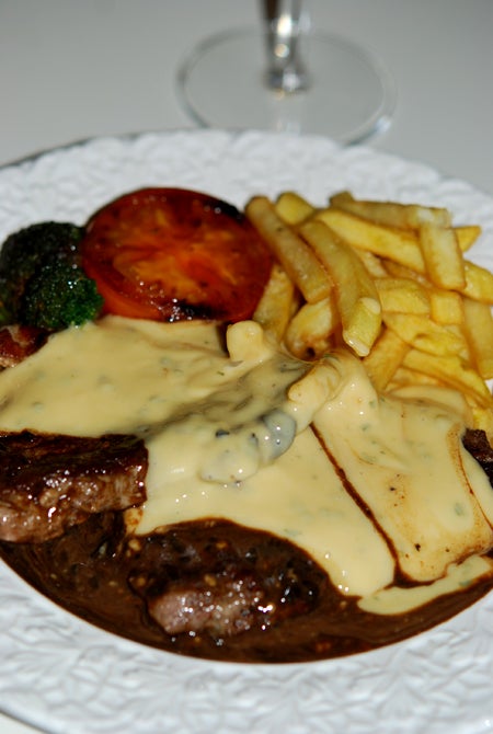 Hämtmat från Efesos på menyn. Slog till på Black & white, gott gott. 