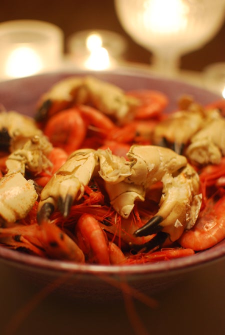 Skaldjur i stora lass med goda tillbehör stod på menyn. Pannacotta till dessert för dem som var vakna..