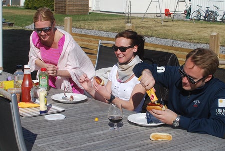 Lite blåsigt emellanåt men inte alls lika kallt som i går :)