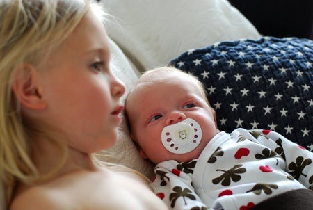 Goaste kidsen kikar på Heffaklumpen. Ny film för dagen som gömde sig i fredagsmyspåsen :)