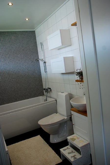 En glimt från lilla toan på nedervåningen. I dag ska vi städa den stora. Dyker upp bild när jag är klar. Håll inte andan ;-)