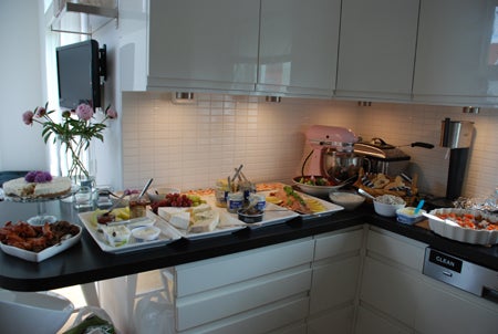 Hela köket fullt med mat. Knytisbuffé!