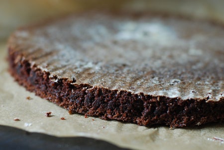 Tips! Mina bottnar blev lite tunna ut mot kanterna så jag skar bort ca 1 cm runtom!