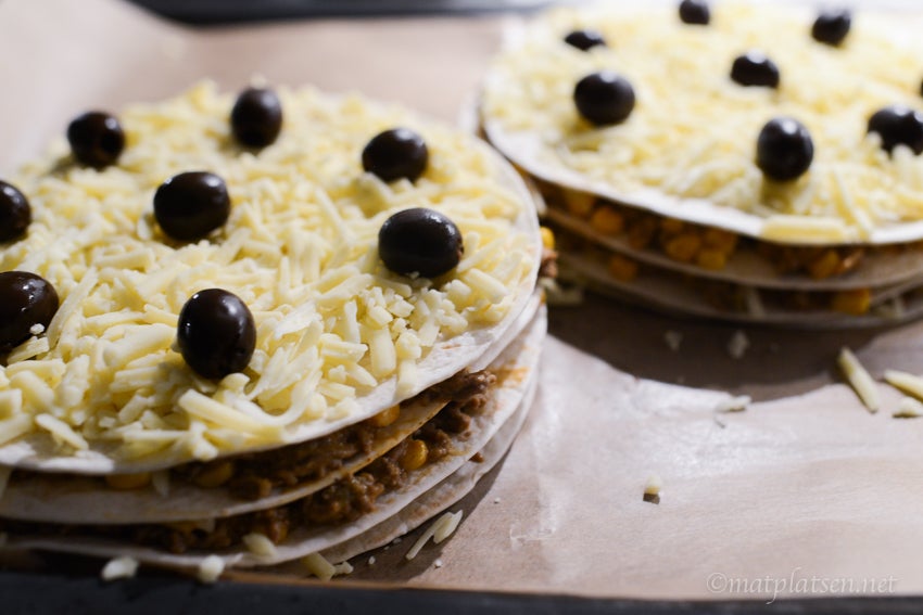 Tacotårta fylld med ost och köttfärs DSC_4318