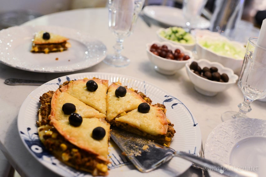 Tacotårta skuren i bitar DSC_4330