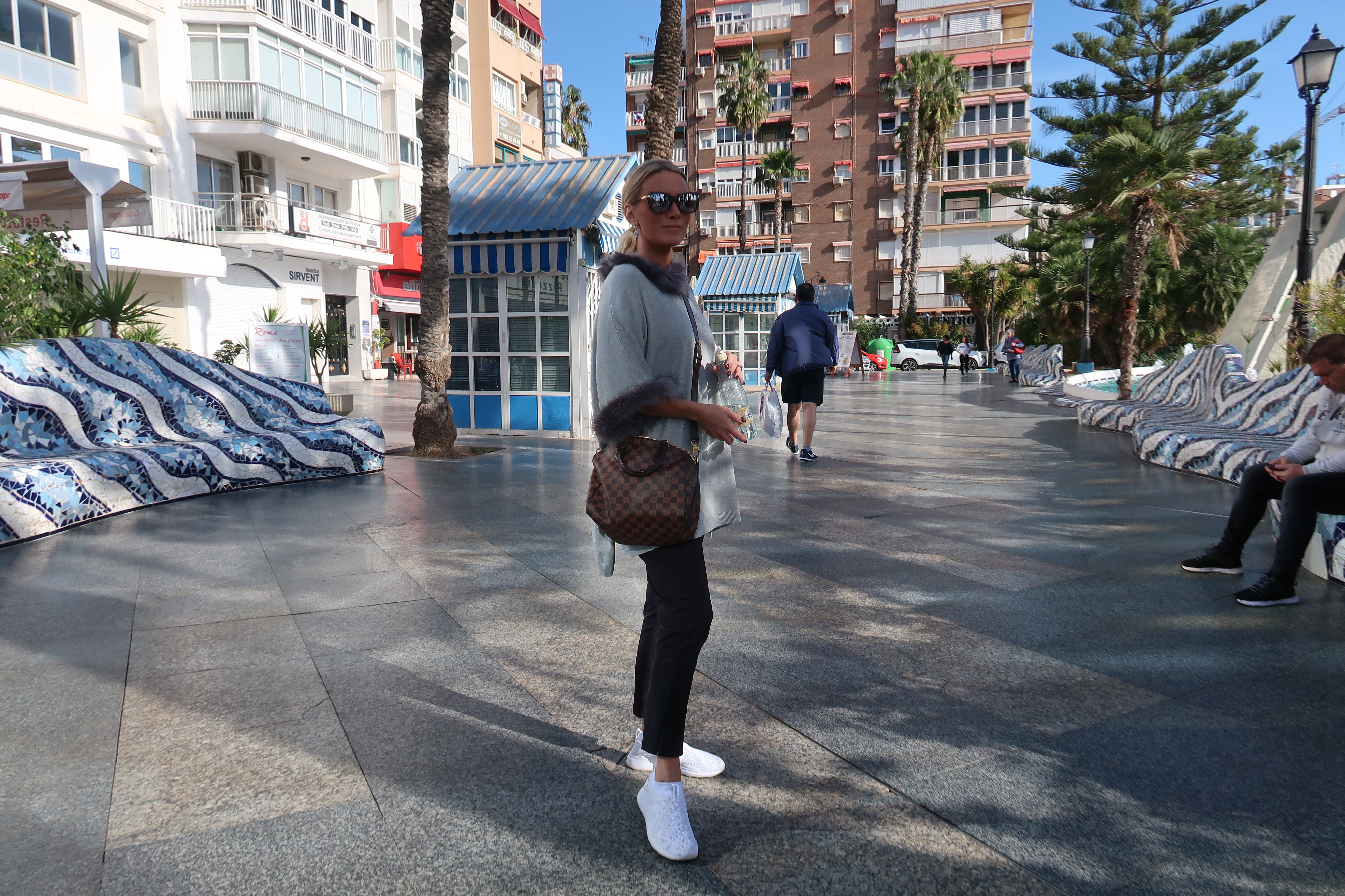 7476EAE8-F75D-4095-9A48-1C80414488C5