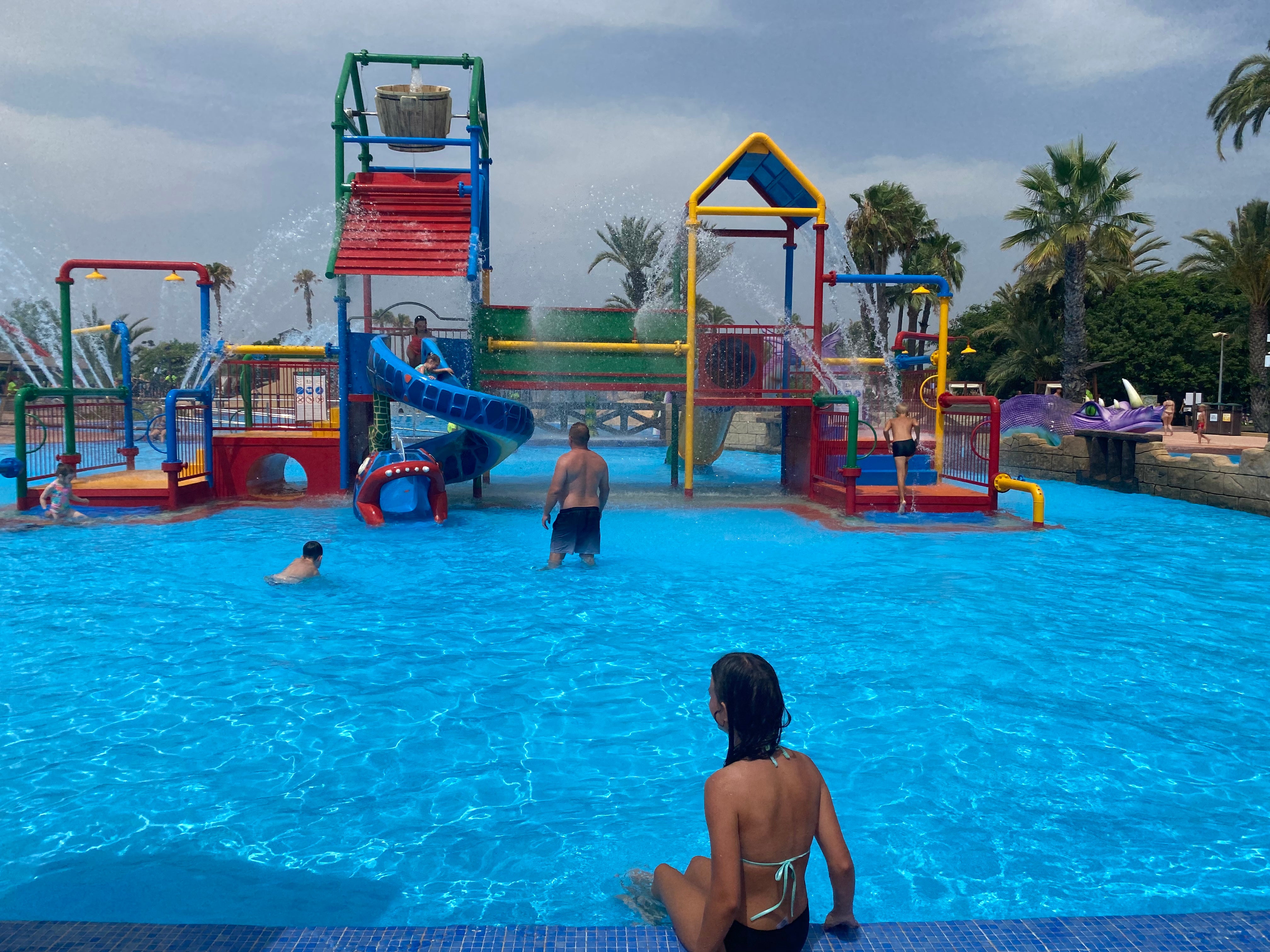 0ABB26E4-0915-414D-A56A-00729C012CAA