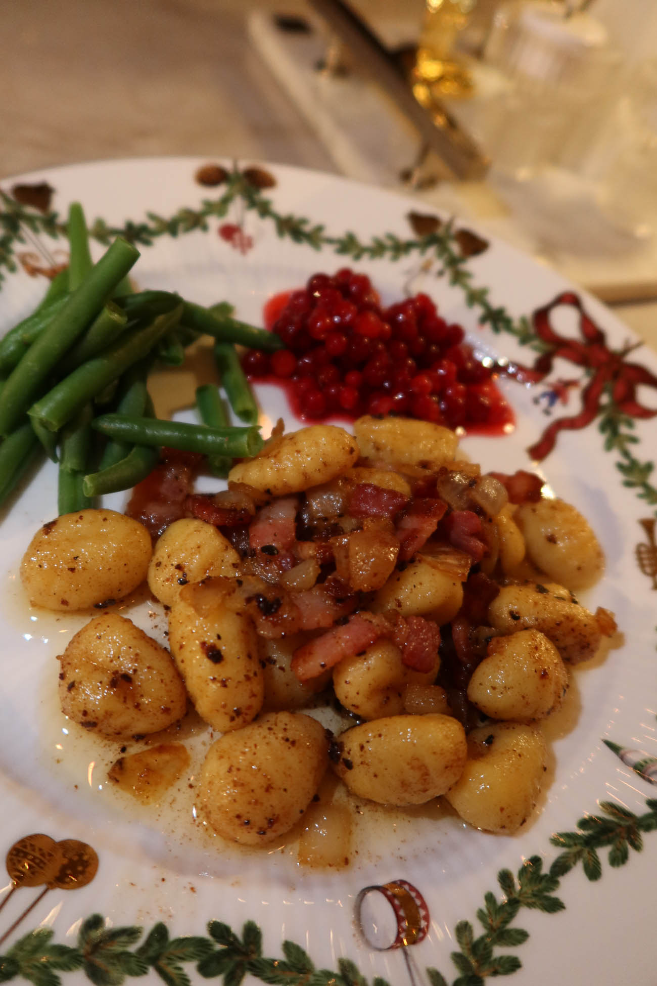 Victoria Riis kurerar sig hemma under en förkylning