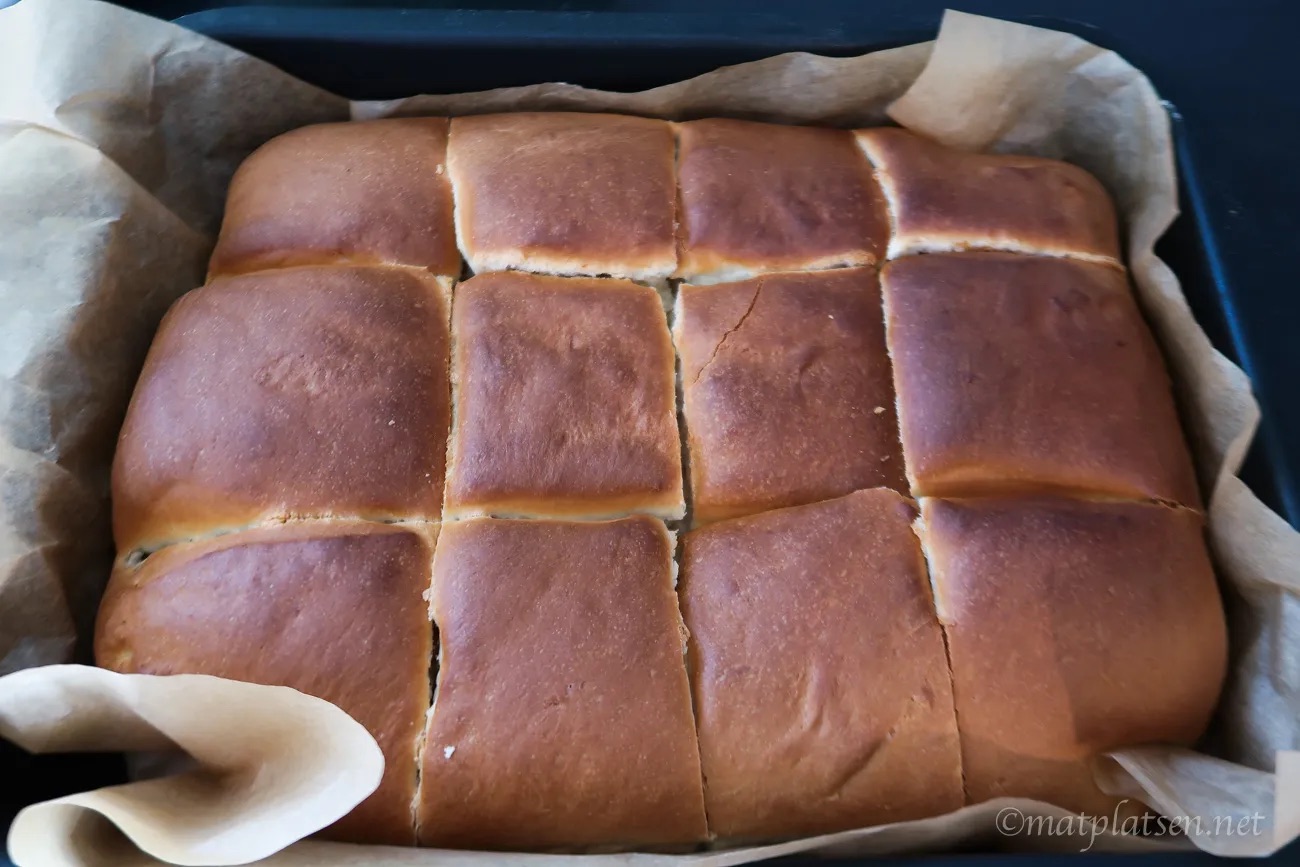 Tekakor i långpanna – enkla och fluffiga (Matplatsen)
