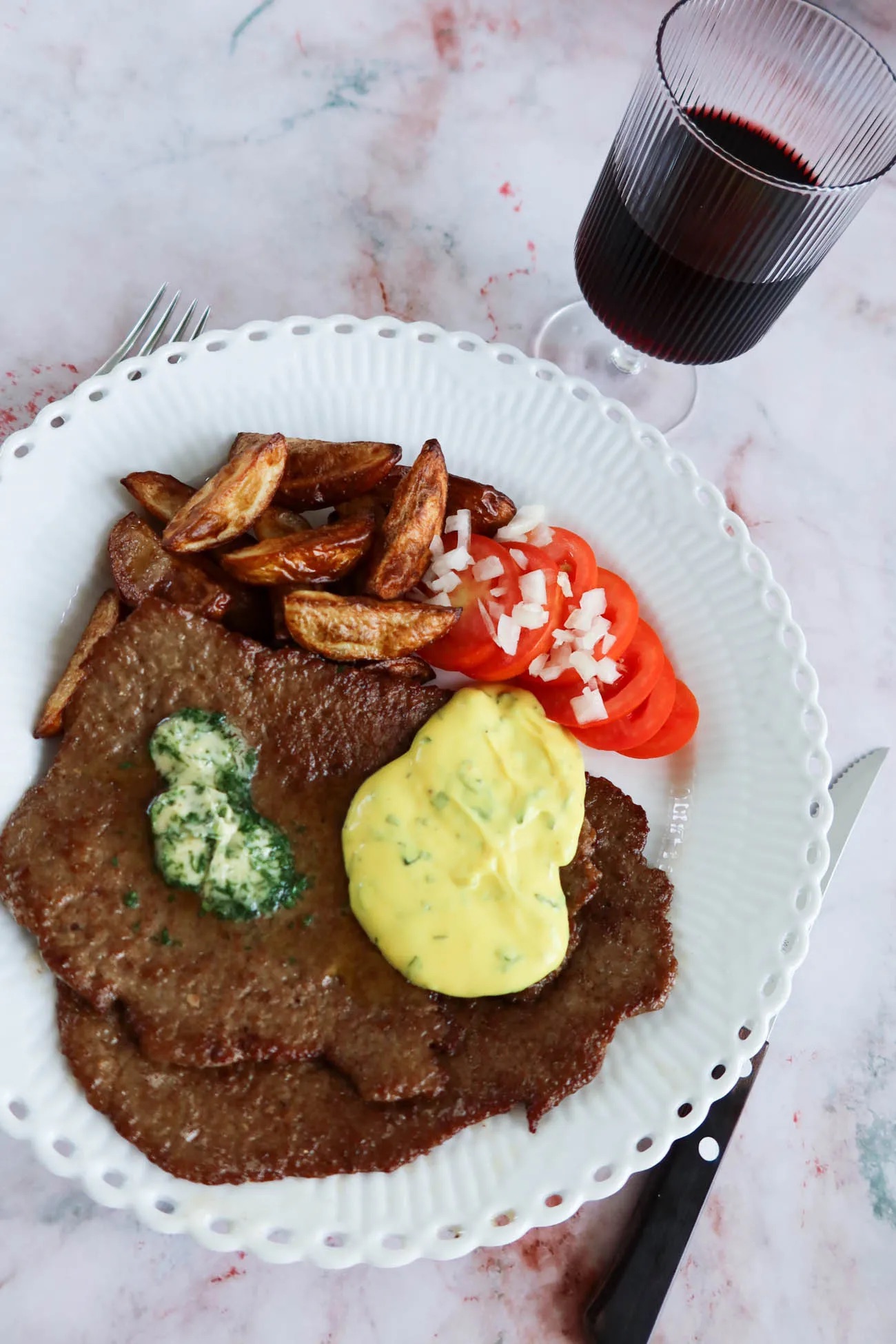 Falsk lövbiff med krämig bearnaisesås (Matplatsen)