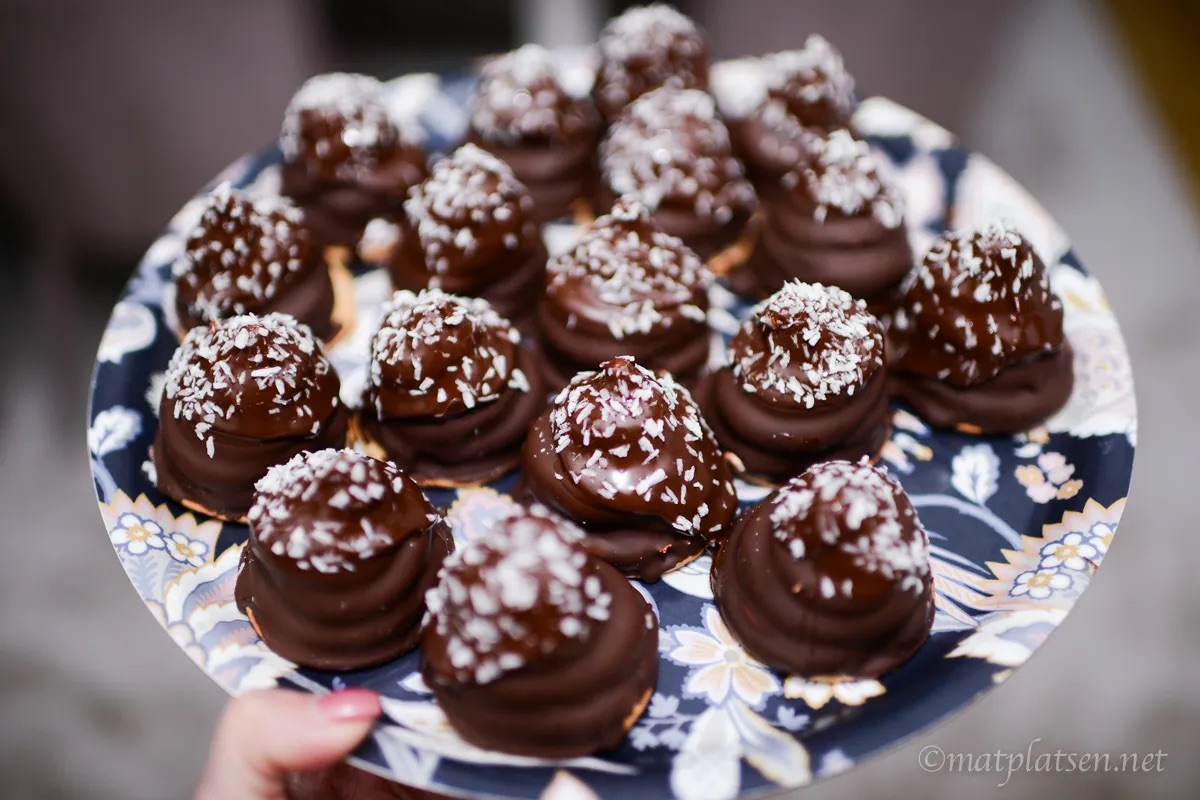 Hemgjorda mums-mums doppade i choklad (Matplatsen)