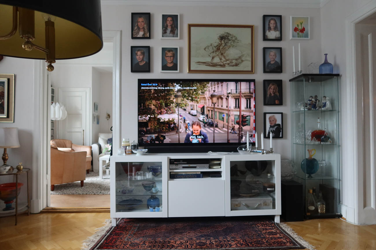 Linda-Marie kollektion för Ellos 2025 – prickig klänning och accessoarer