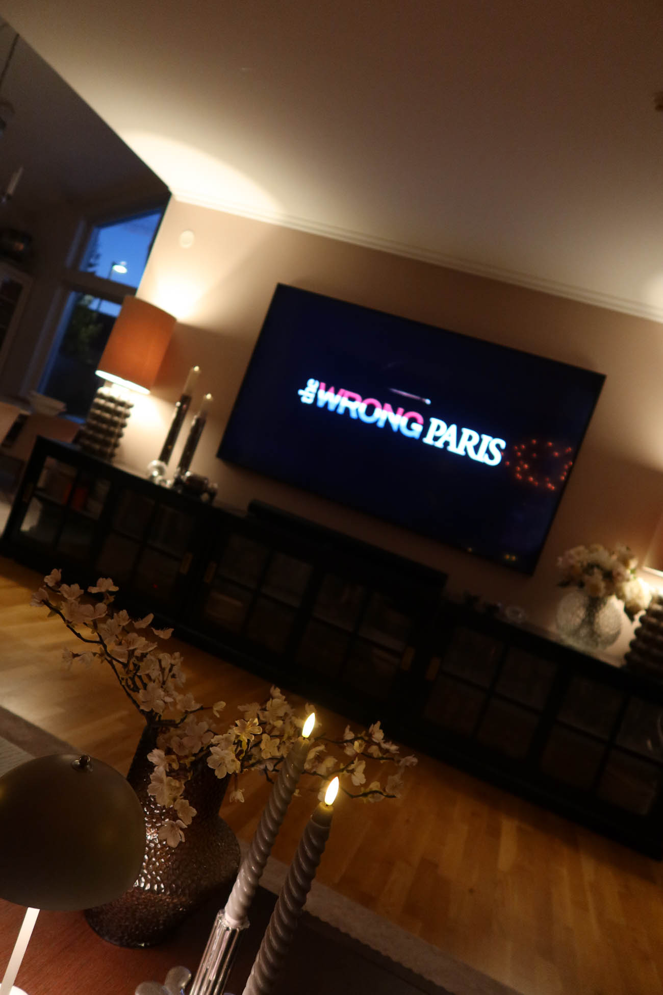 Tallrik med köttfärs och vitkålsfräs toppat med parmesan