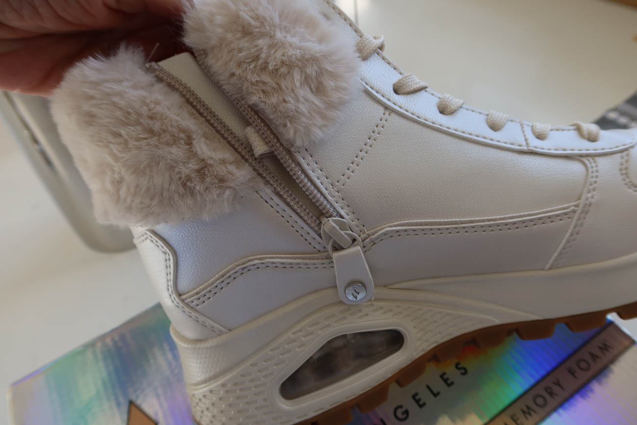 Vita skor med dragkedja