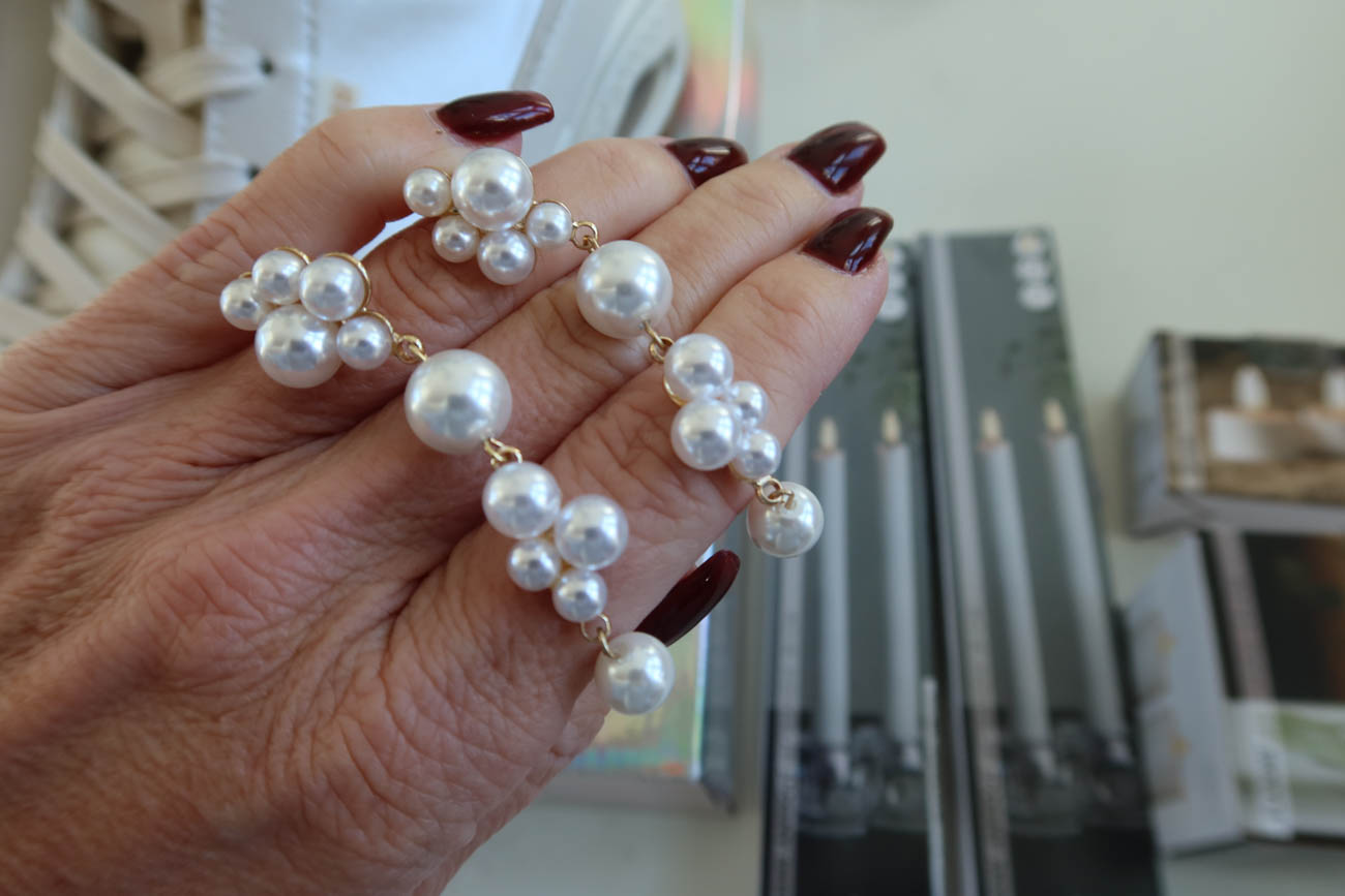 Pärlörhängen från Ellos