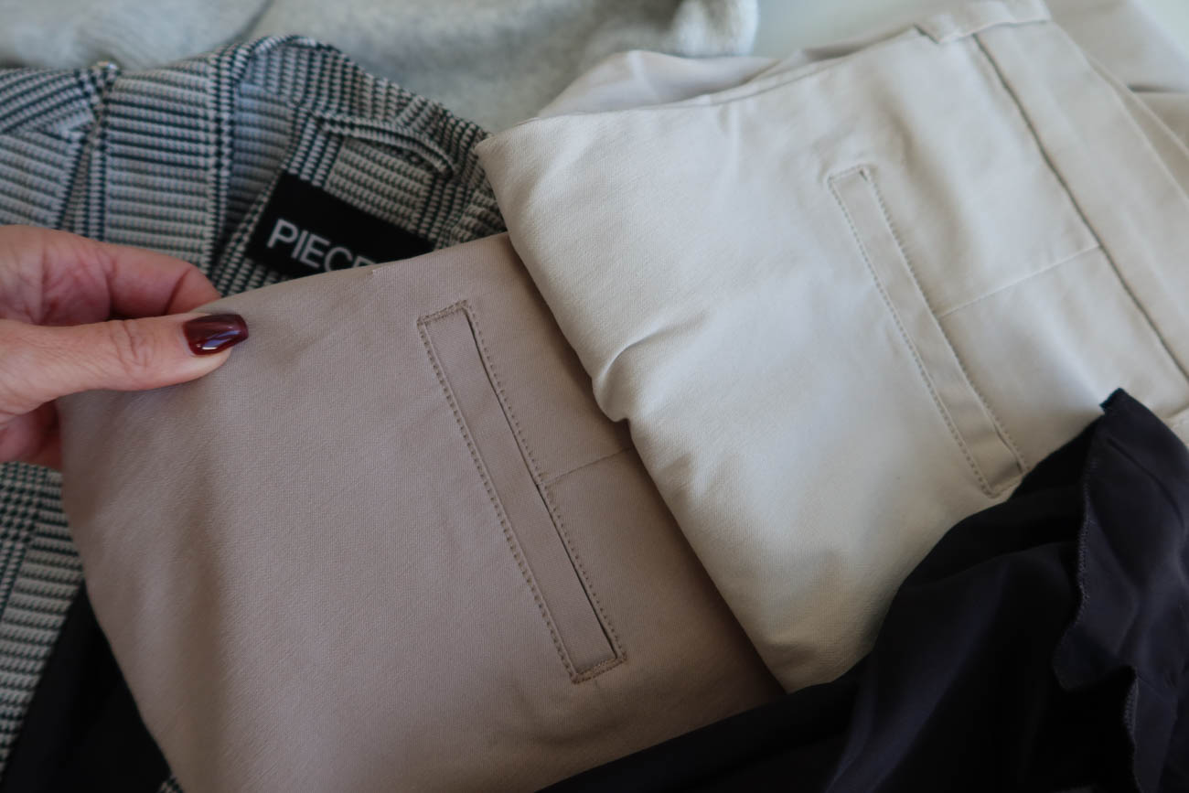 Vit blus med puffärm från Ellos