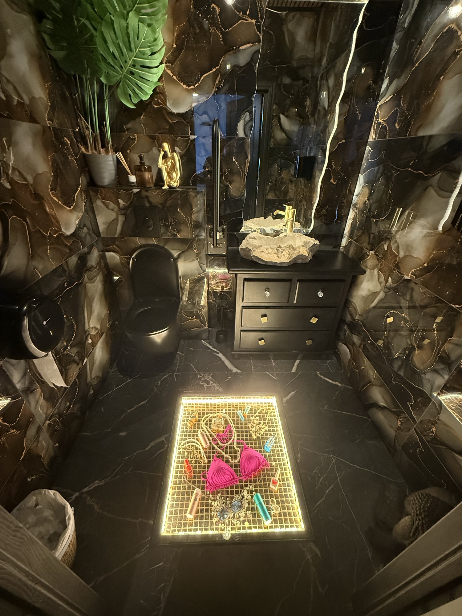 Rykande het gambas al ajillo på tapasbar