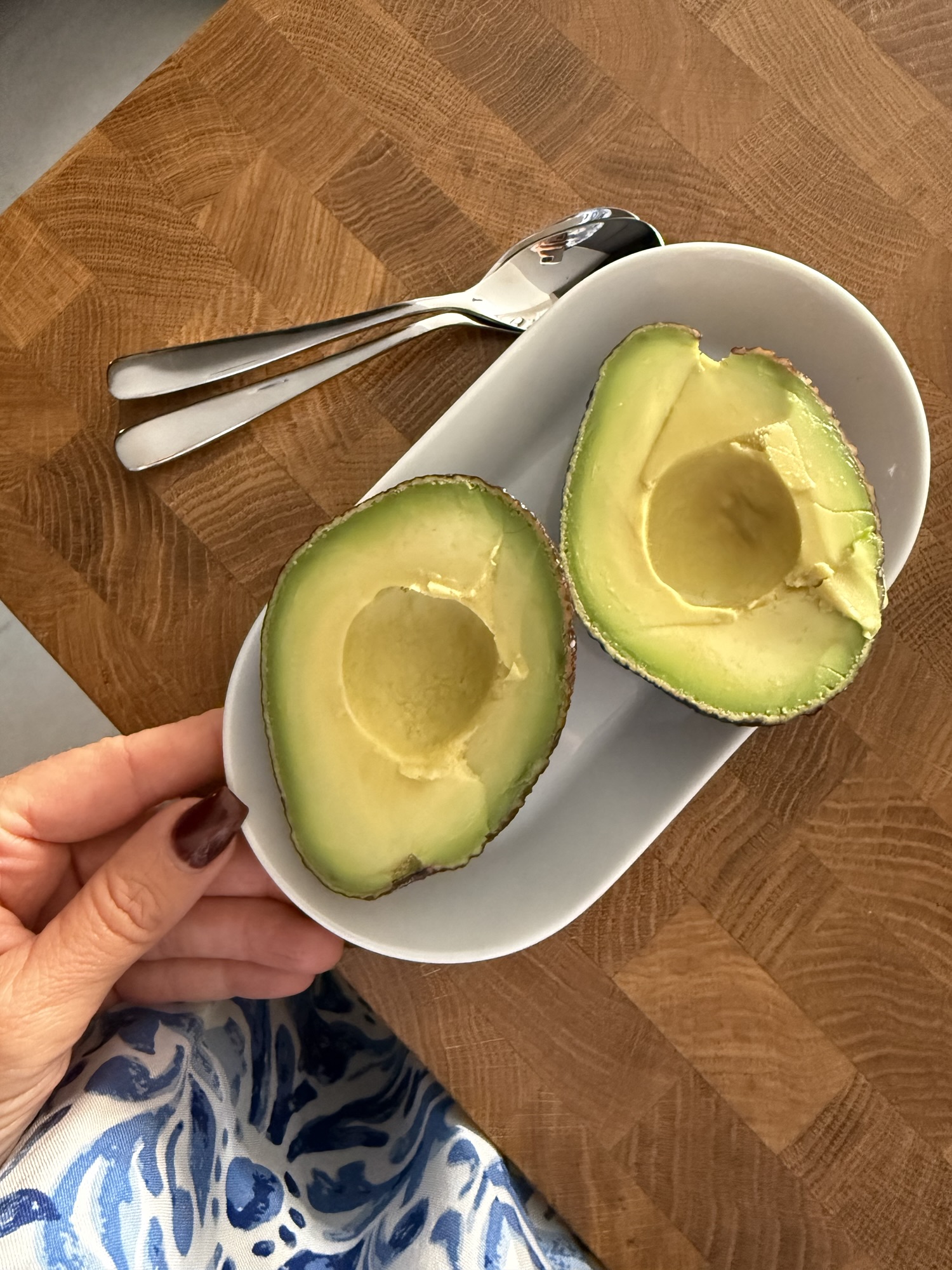 Fräsch salladslunch på strandrestaurang