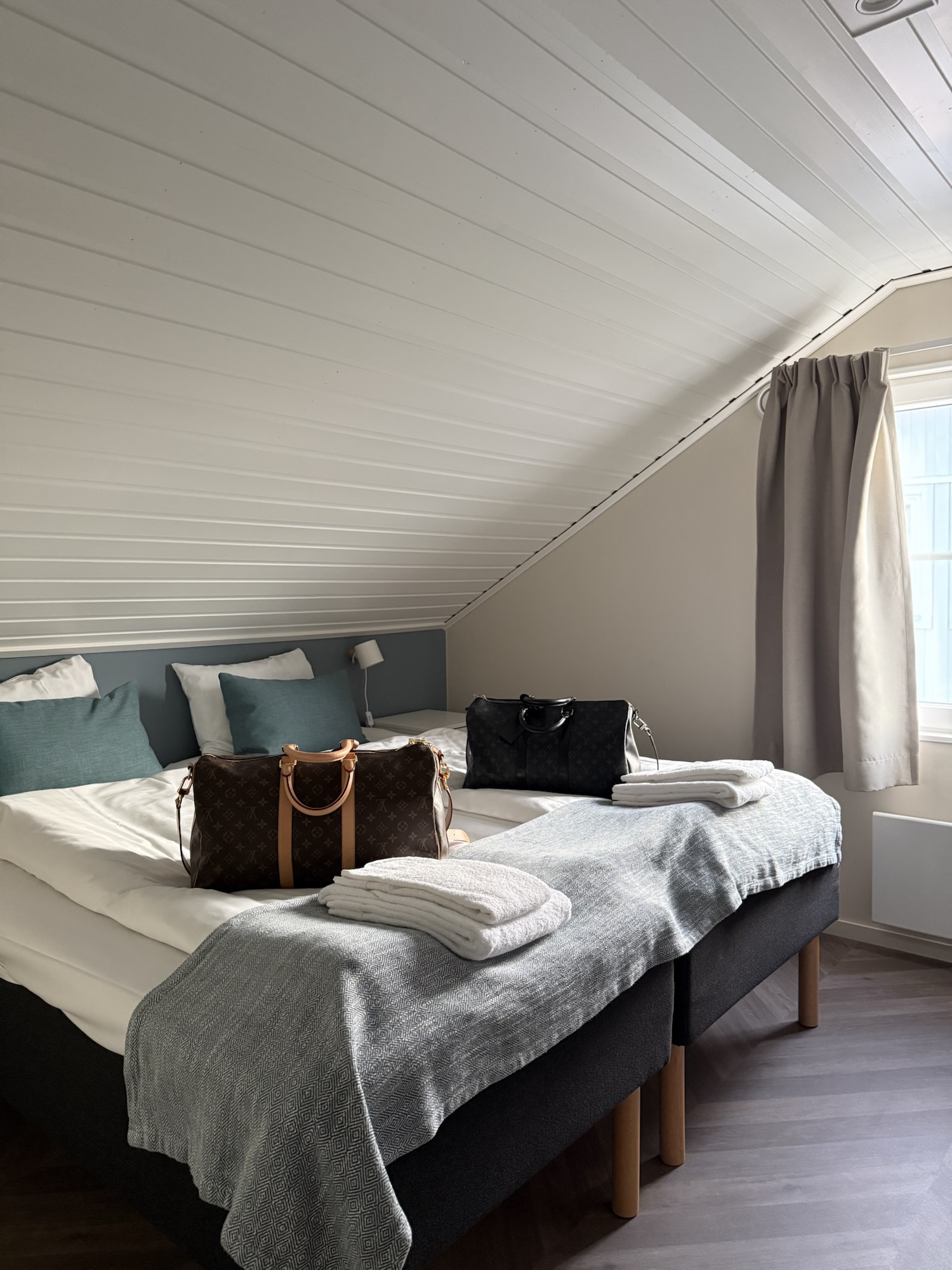 Tanumstrand kvällsljus vid bryggan