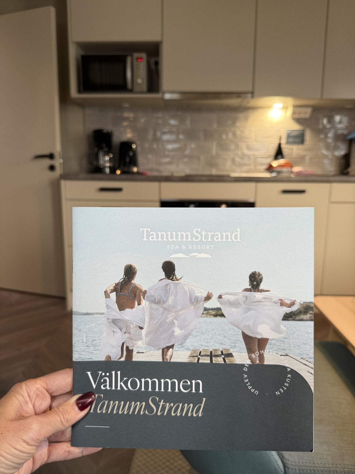 Utsikt över Tanumstrand i höststormen Amy