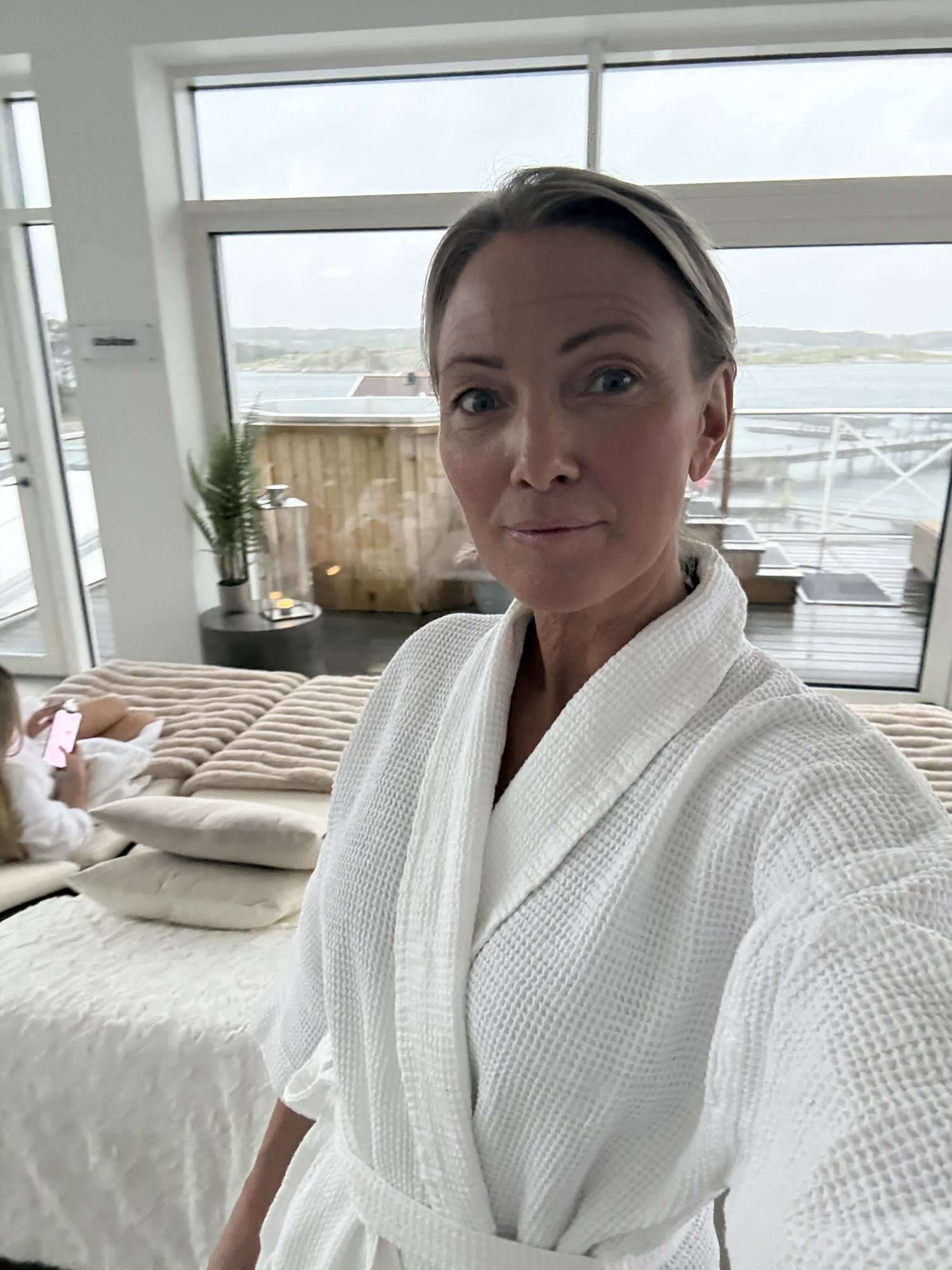 Utsikt från poolen på Tanumstrand Spa