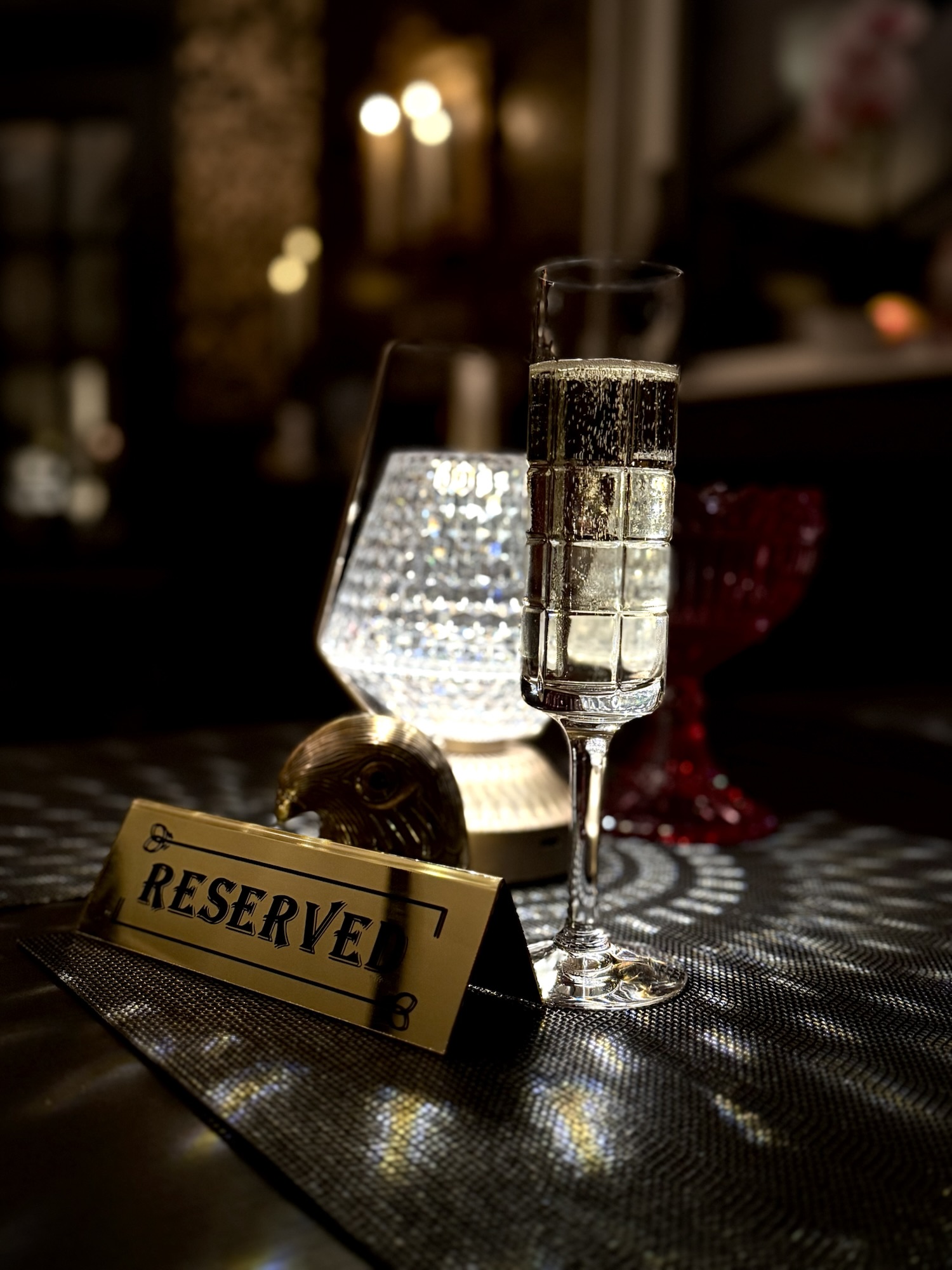 Pub i trädgården byggd av gammal lekstuga