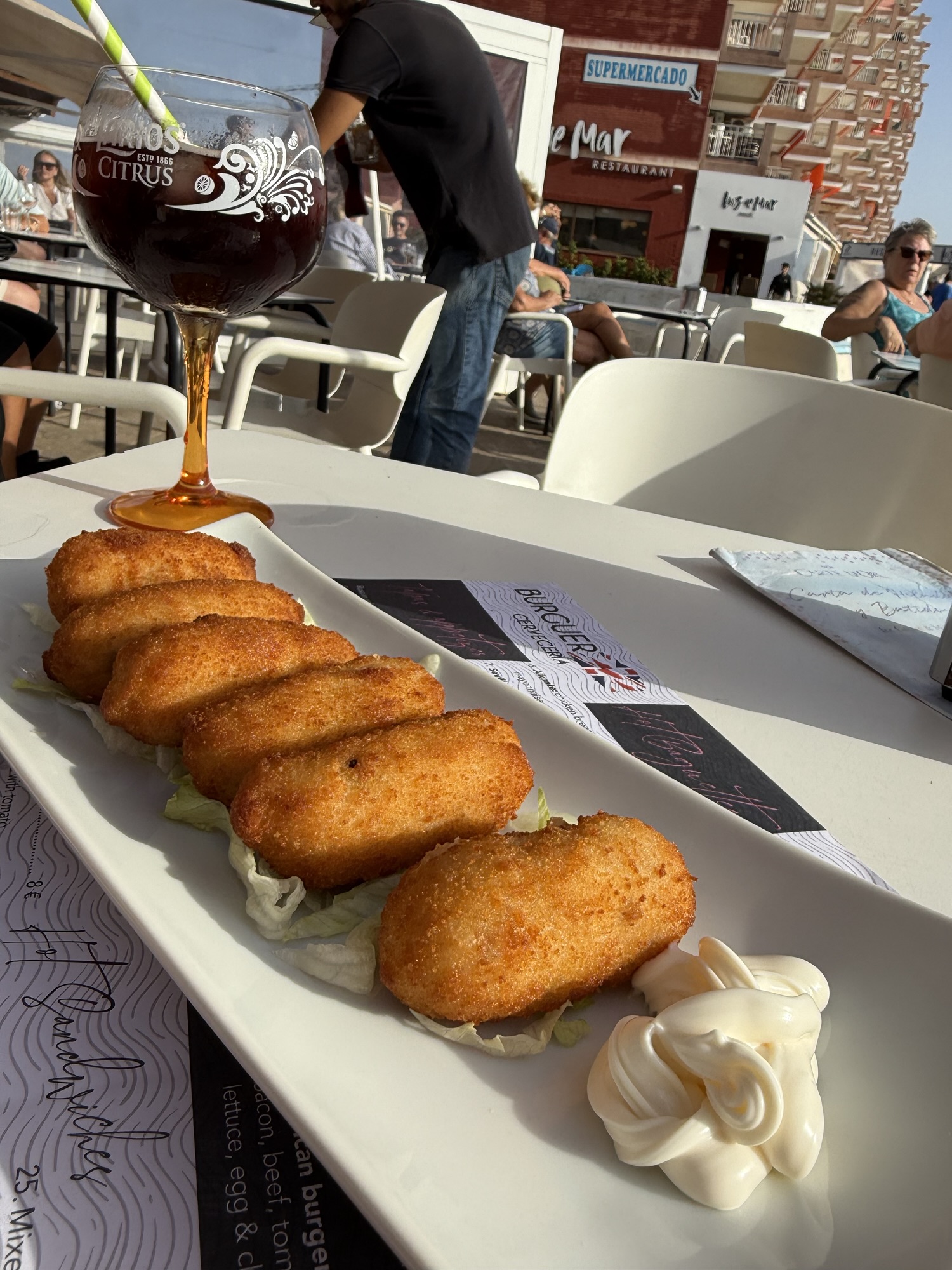 Sangria och kroketter på restaurang 222 i Torrevieja