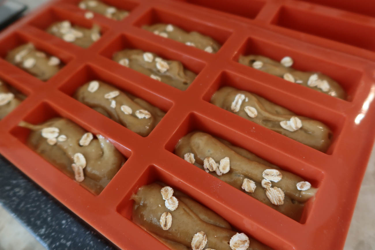 Gräddade minikavringar med havregryn på toppen