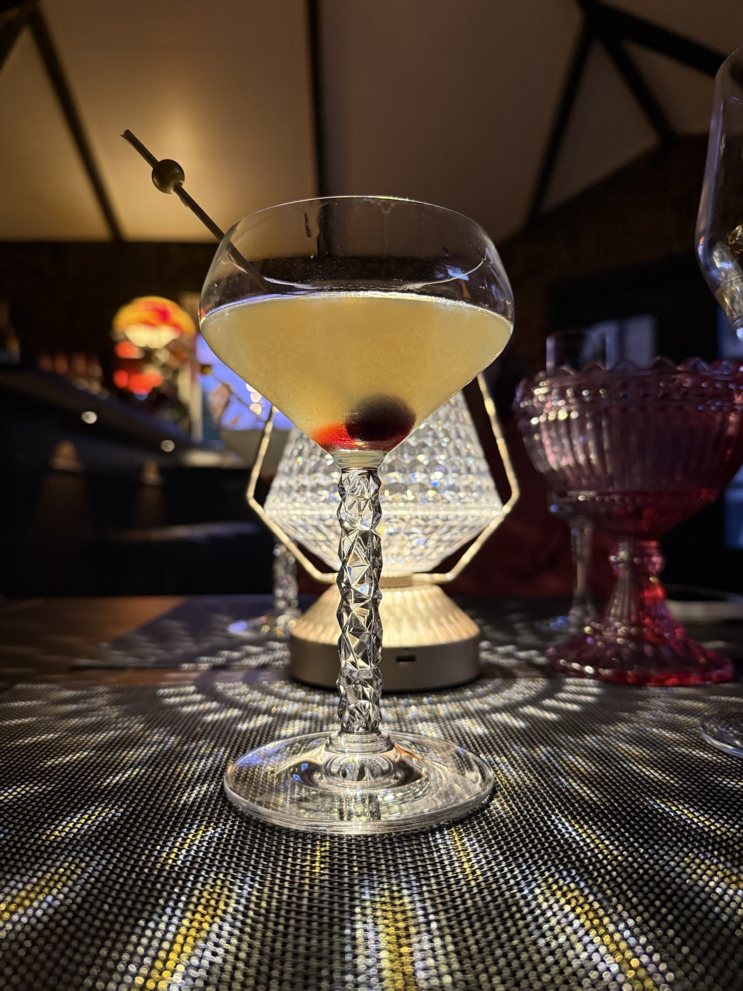 Värmeljus och höstdekorationer i puben