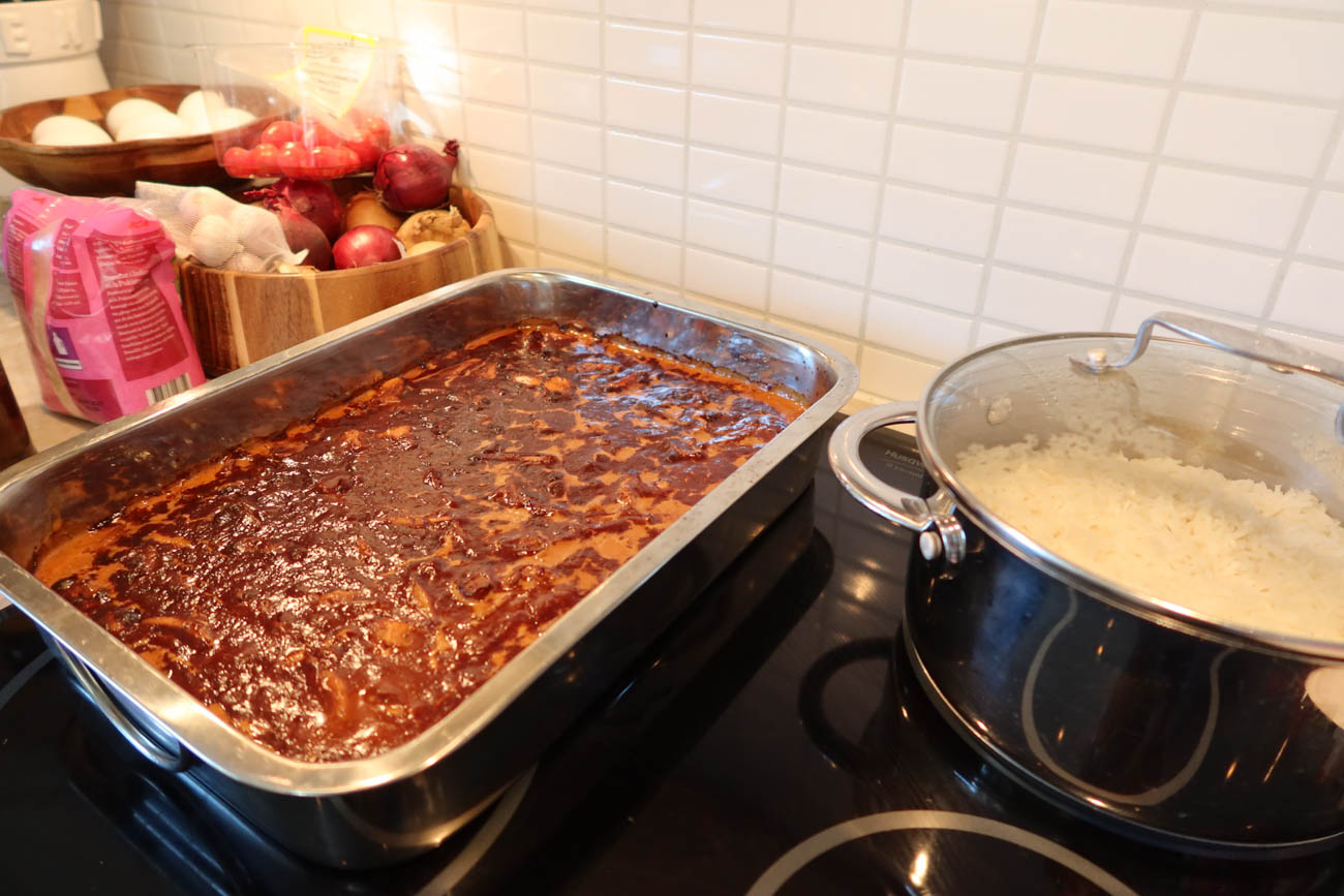 Svärmors kycklinggratäng serverad med ris