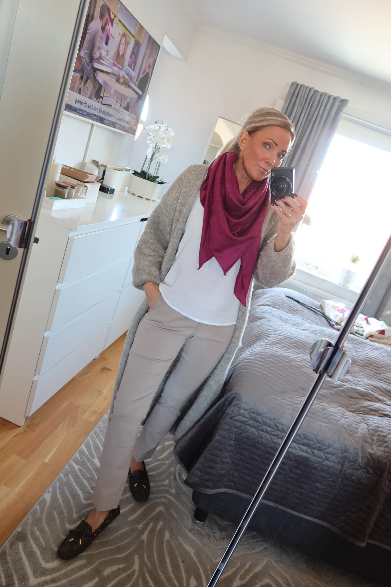 Ellos mörkgrå byxor