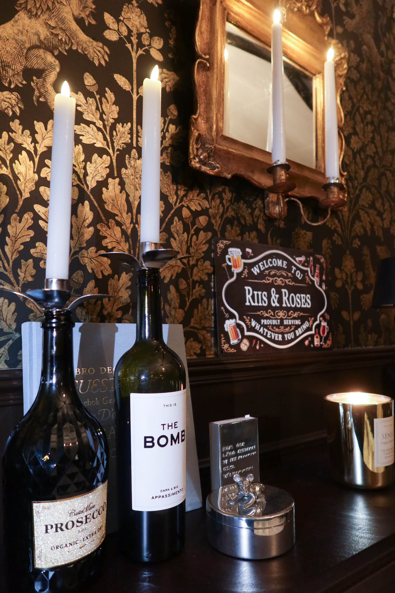 Ljusslingor i hemmabyggd pub