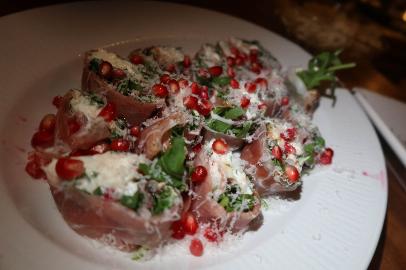 Rullar med parmaskinka till höstdrink