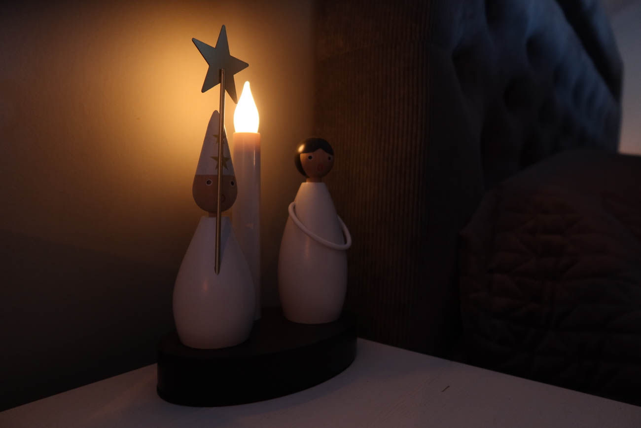 Julig belysning vid sängen