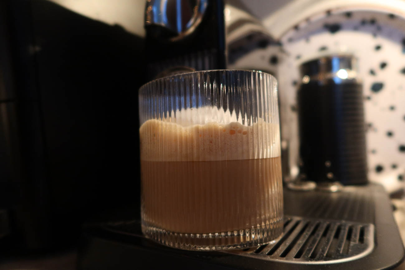 Konstgjorda blommor i bukett – inredning Matplatsen